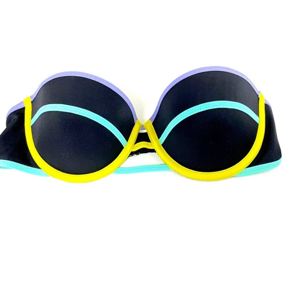 Victoria’s Secret “The Flirt Bandeau” bikini top
